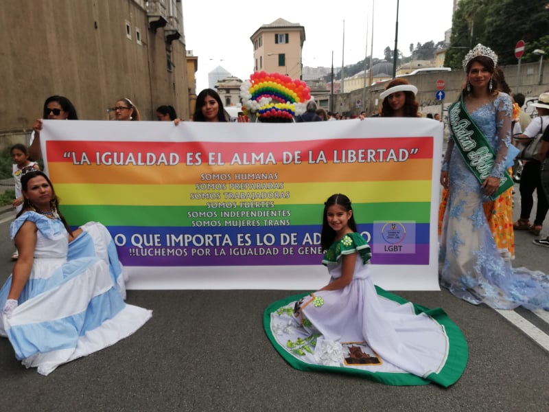 Génova.- “La igualdad es el alma de la libertad” la comunidad latina LGBT también marchó por sus&nbsp;derechos.