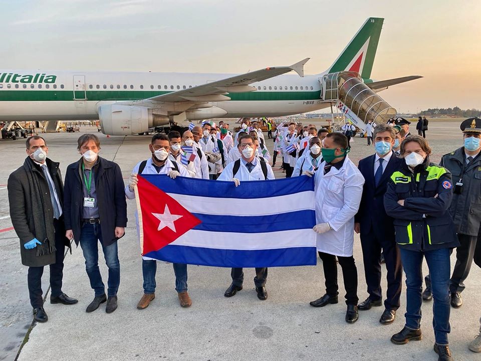 Coronavirus.- Llegaron Médicos y enfermeros cubanos para brindar ayuda a&nbsp;Italia.