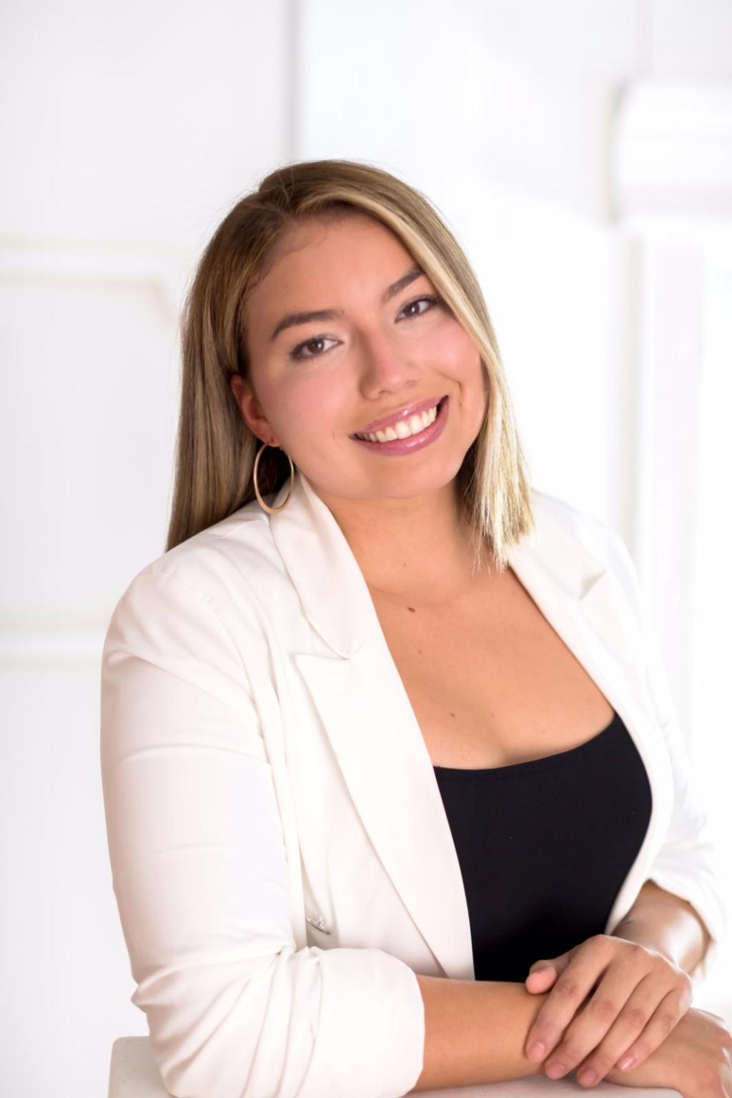 Política al Día.-Elecciones 2021. Daniela Rivera Peña, candidata a Asambleísta por el&nbsp;exterior.