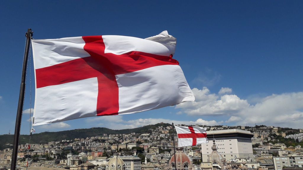 Genova.- Nuove bandiere sulle torri di Porta&nbsp;Soprana