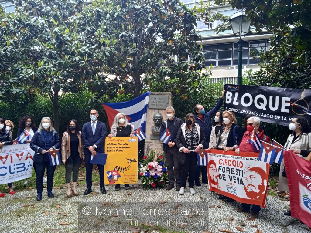 Génova.- Asociación Viva Cuba, homenajeó a José Martí, héroe&nbsp;cubano.