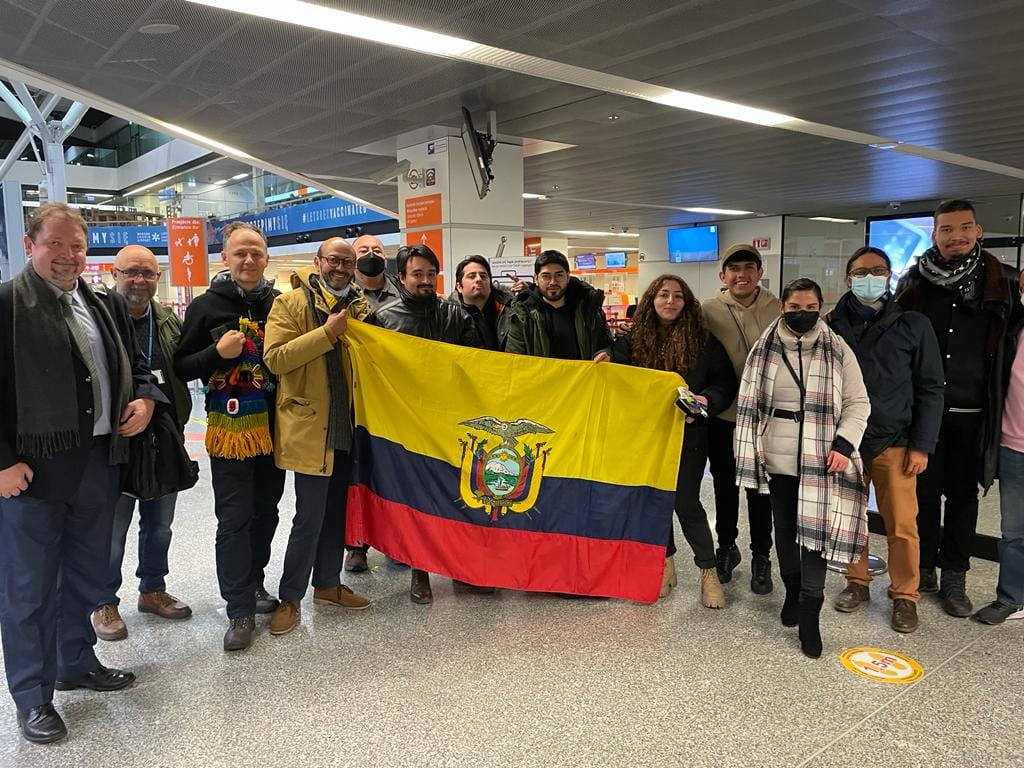 Viceministro de Movilidad Humana Luis Vayas Valdivieso, se encuentra en Polonia para coordinar la evacuación de&nbsp;ciudadanos