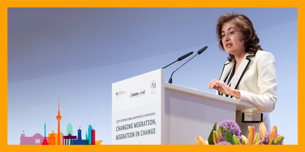 Vice Ministra de Relaciones Eteriores del Ecuador y Movilidad HUmana Embajadora Silvia Espíndola 

Ph.- International Metropolis Conference Berlín - IMCB22 el 9 Septiembre