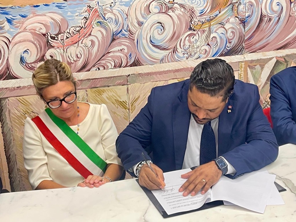 d2cb9fad-772f-43f5-84e3-a8b6da4702e1-1