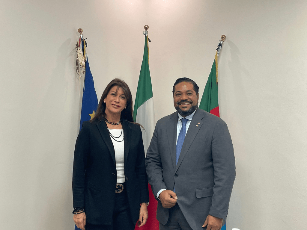 Encuentro entre el Cónsul Carela y la Consejera de la Regiòn Liguria Simona&nbsp;Ferro