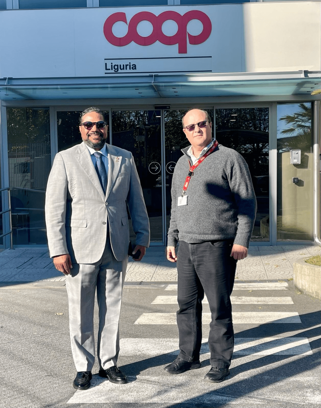 Visita del Cónsul General Dominicano Nelson Carela Luna a la Sede Principal de la Coop&nbsp;Liguria.