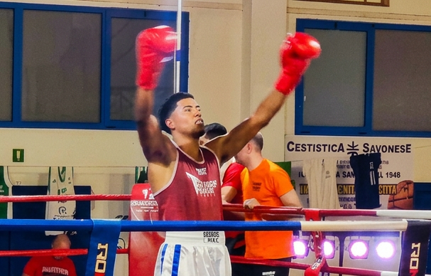 ORGOGLIO ECUADORIANO IN LIGURIA: ALESSANDRO GARCÍA RÍOS VIGANEGO CONQUISTA IL TITOLO REGIONALE DI BOXE NEI 75&nbsp;KG